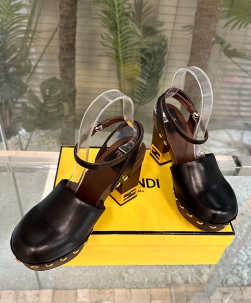 Fendi Women's Baguette Show 8Z8375 Black - Image 2