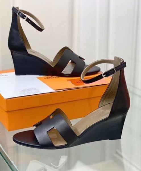 Hermes Women's Legend Sandal Black - Image 4