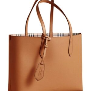 Burberry The Medium Reversible Tote in Haymarket Check and Leather 40496351 Coffee